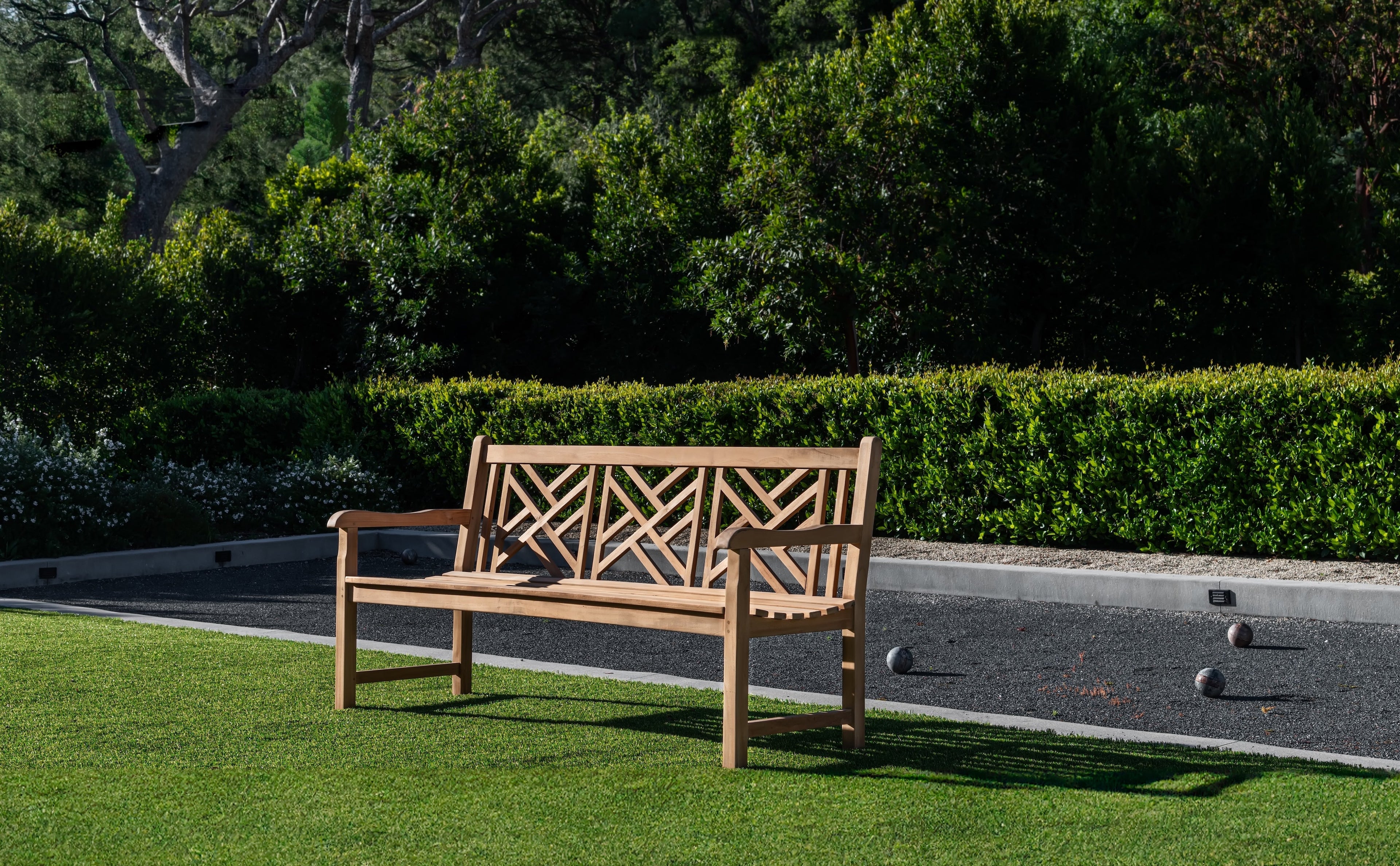 Furniture for a Glorious Garden Space