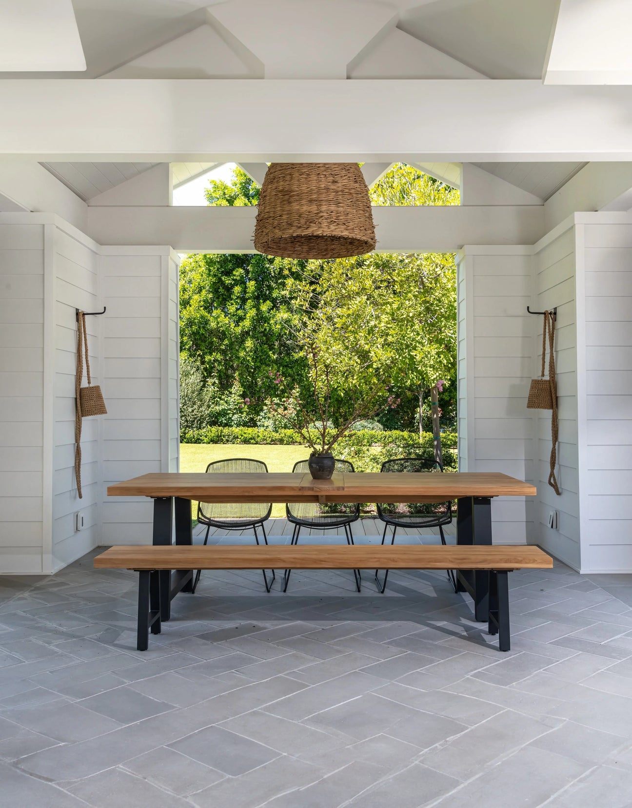 Transform Your Outdoor Space with Contemporary LA