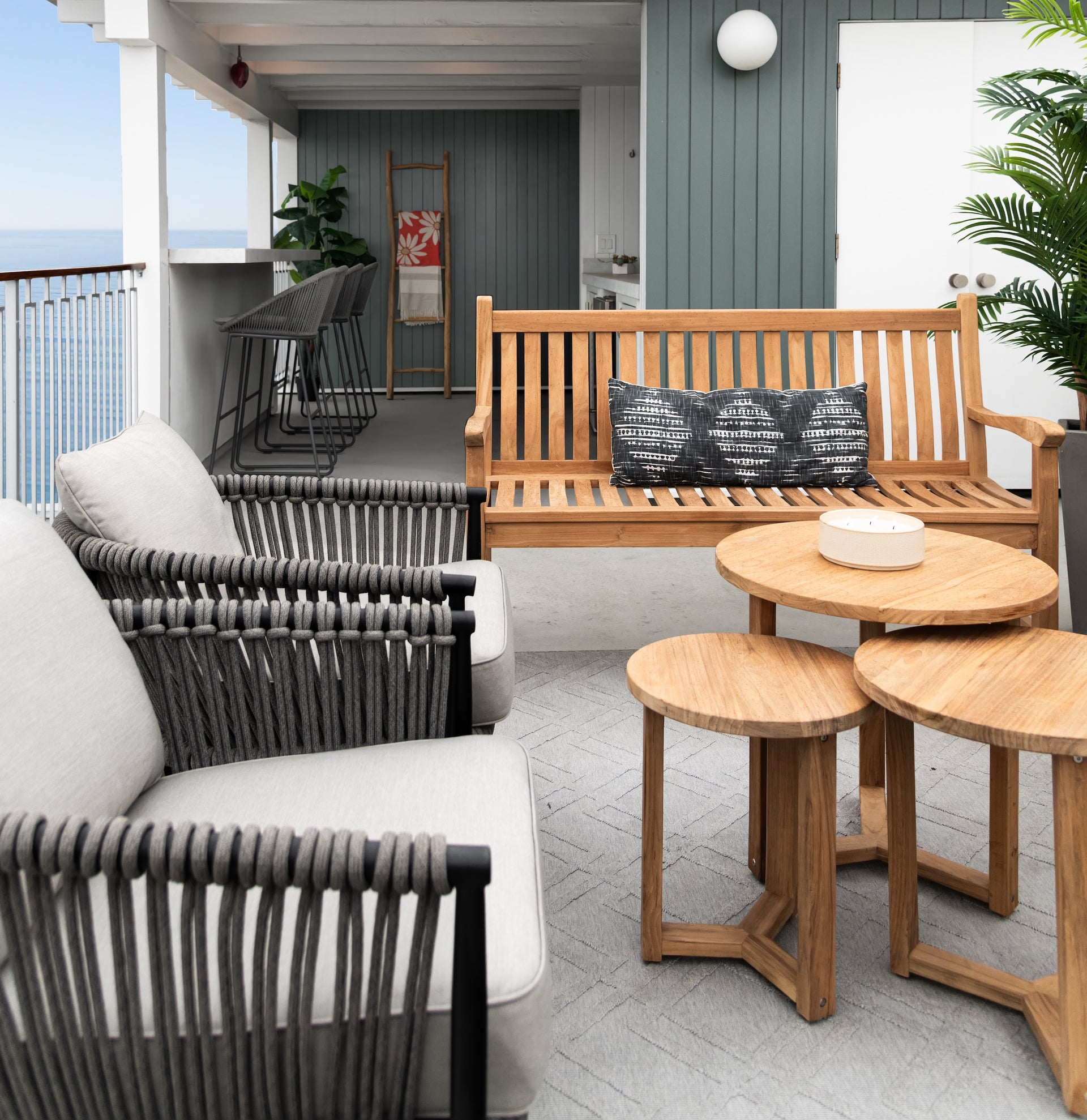 Ying Side Table 19.7"