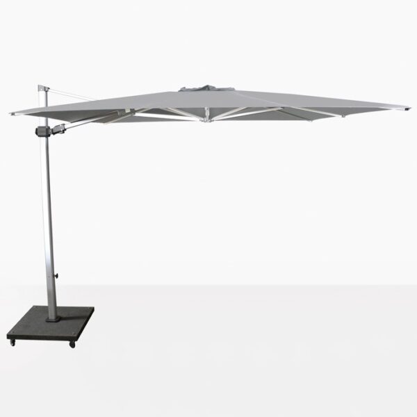 cantilever umbrella in horizontal position